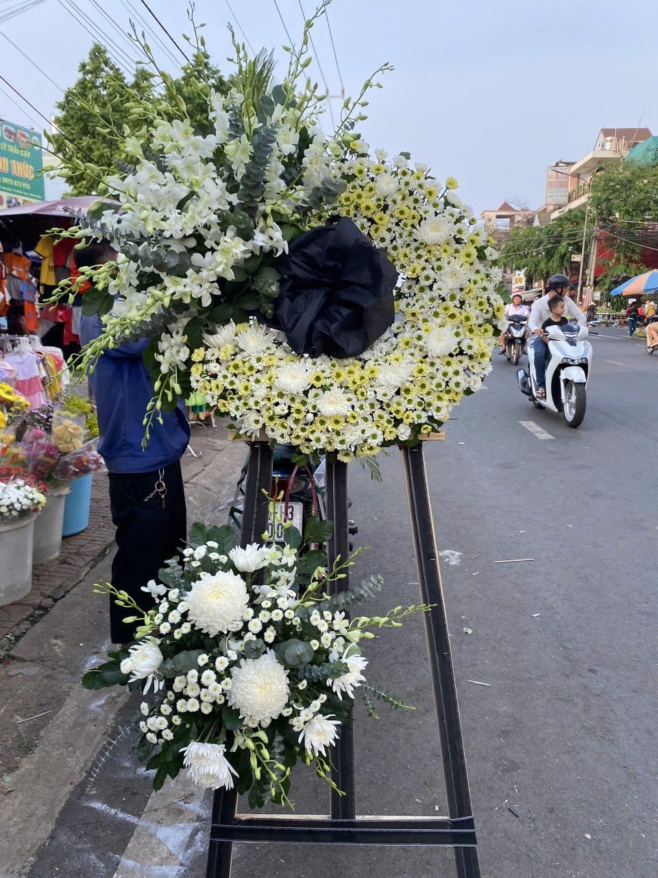 Hoa Chia Buồn Tang Lễ