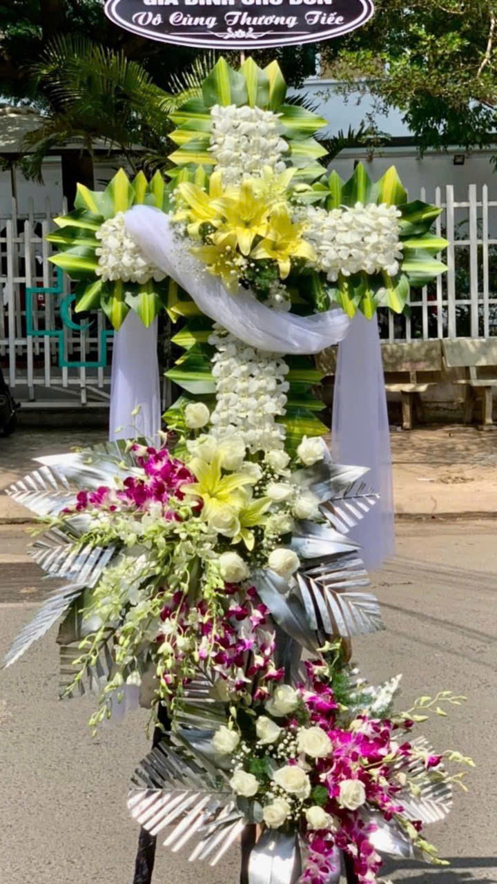 Hoa Chia Buồn Tang Lễ