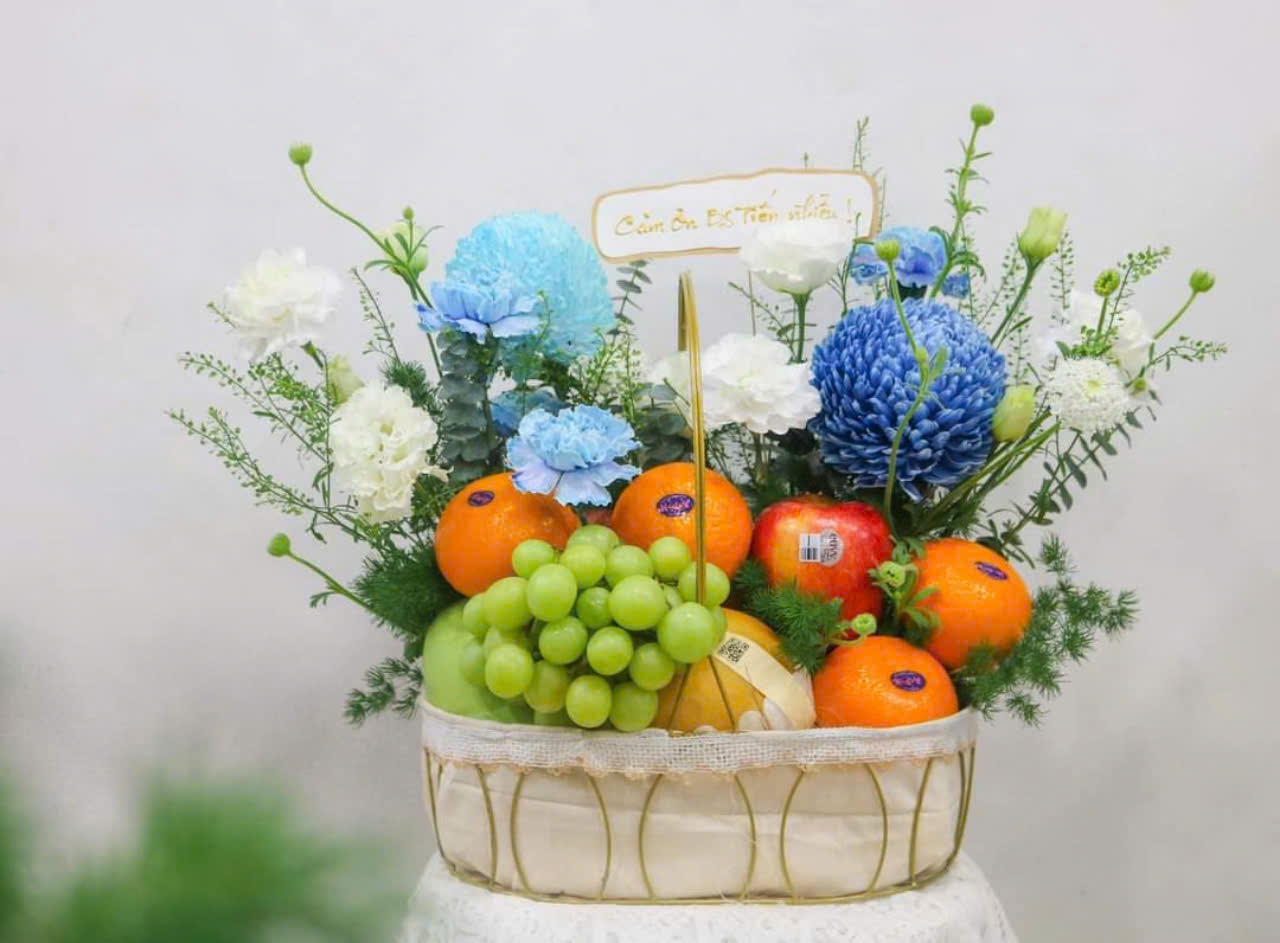 Giỏ Quà Trái Cây Nhập Khẩu & Hoa Tươi Tặng Mừng Sinh Nhật, Tặng Bác Sĩ ,Tân Gia